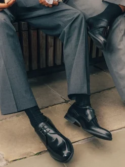 Noir - Chaussure Base London Edison à lacets