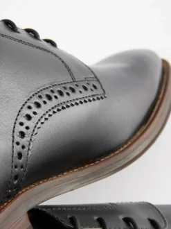 Noir - Coupe large - Chaussures Derbies en cuir à semelle contrastante