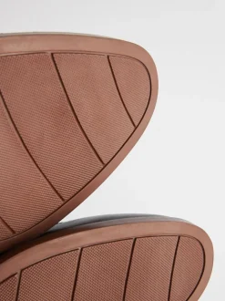 Noir - Coupe large - Chaussures Brogue en cuir à semelle contrastante