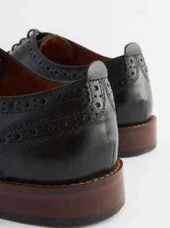 Noir - Coupe large - Chaussures Brogue en cuir à semelle contrastante