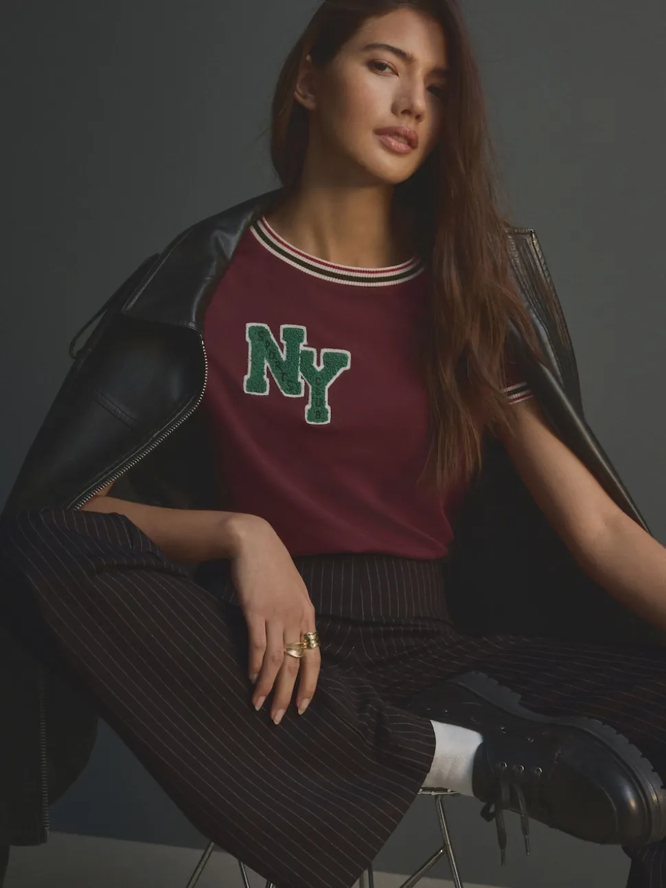 Noir à fines rayures - Pantalon ample en jersey point de Rome lissant