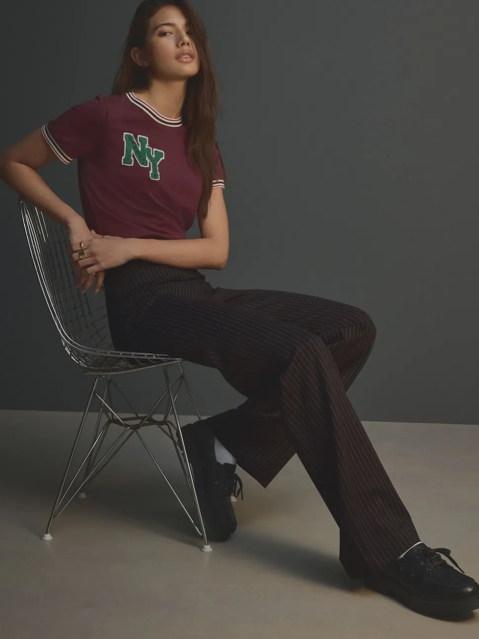 Noir à fines rayures - Pantalon ample en jersey point de Rome lissant