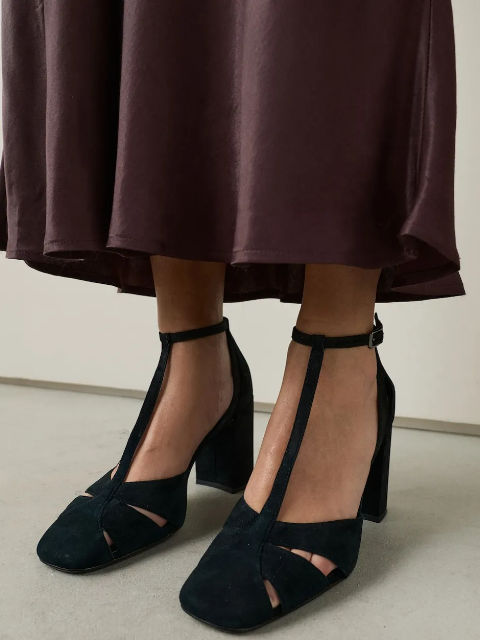 Noir - Forever Comfort® Chaussures à talons en cuir à découpes et bout fermé