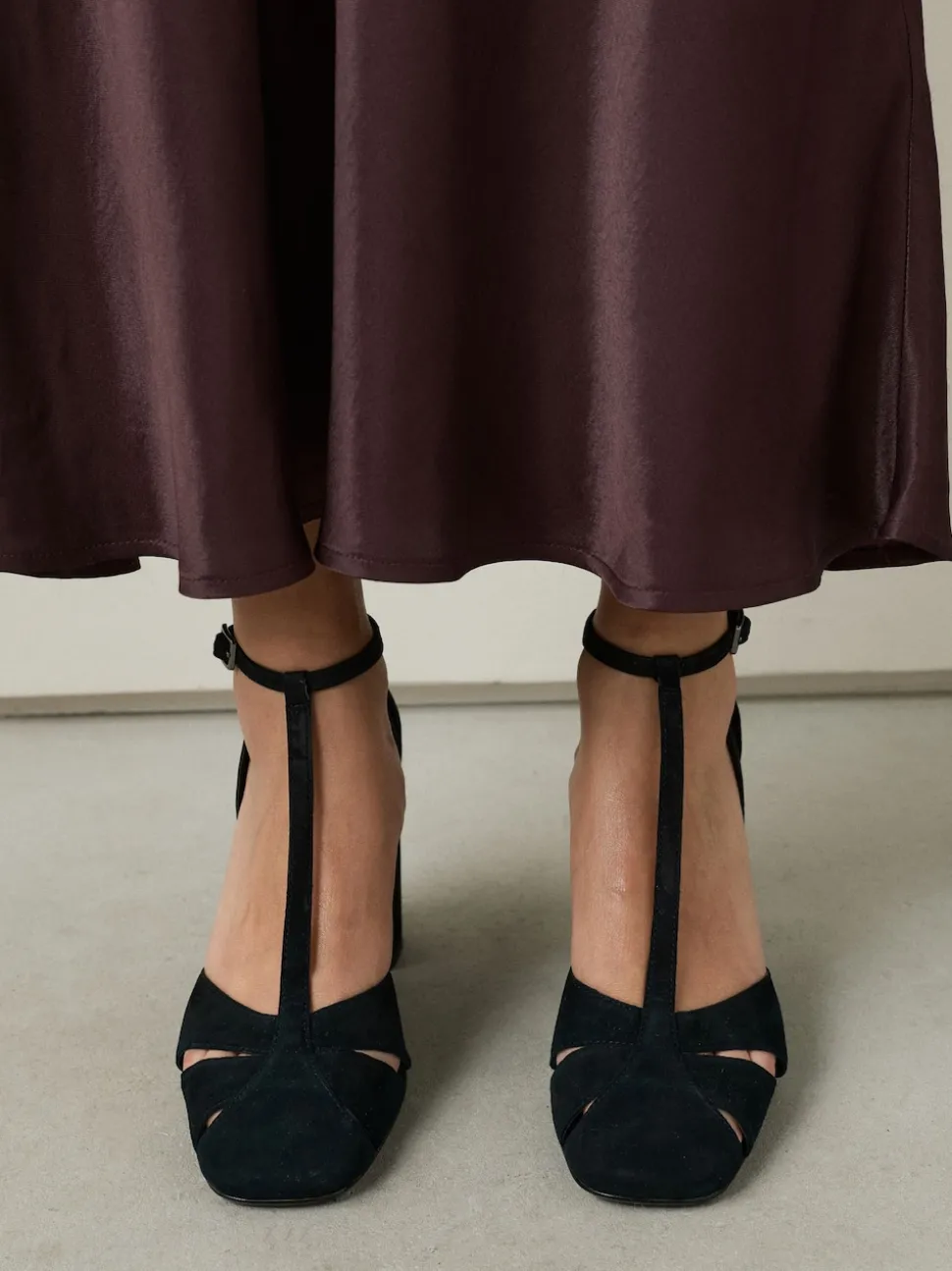 Noir - Forever Comfort® Chaussures à talons en cuir à découpes et bout fermé