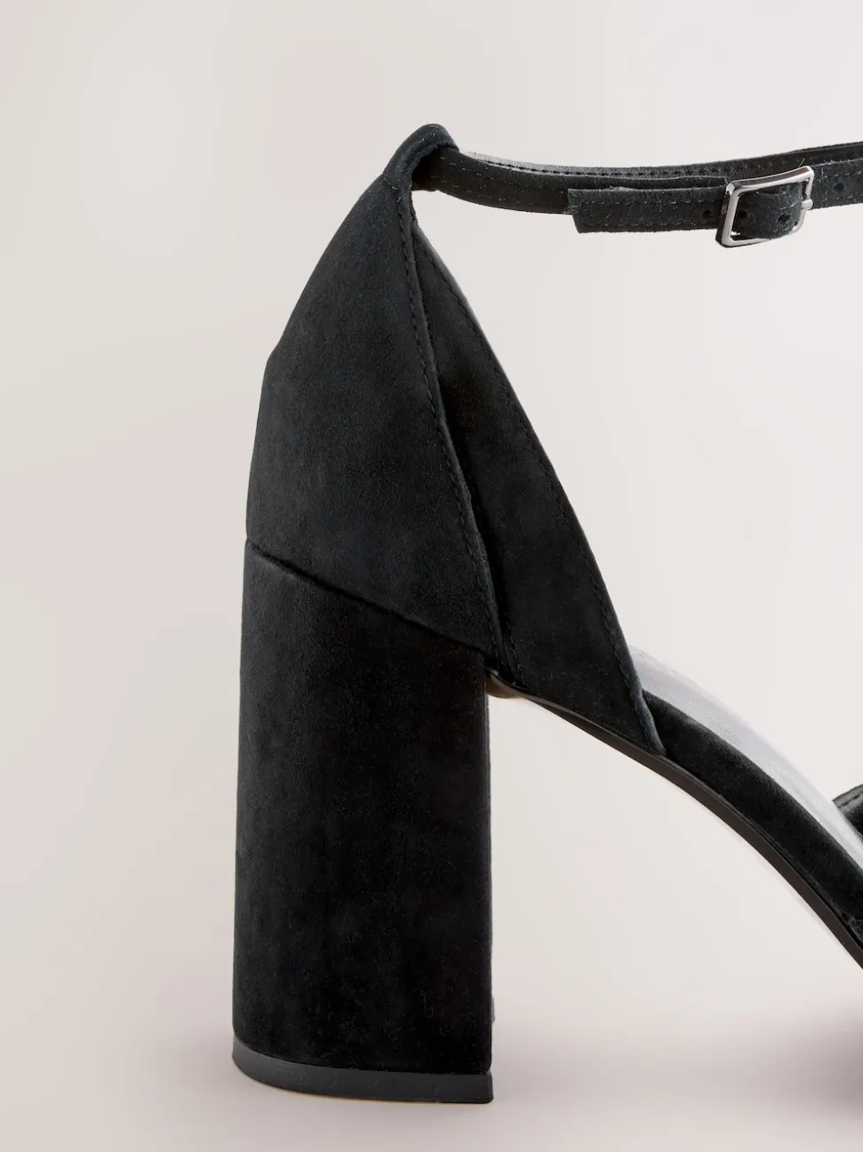 Noir - Forever Comfort® Chaussures à talons en cuir à découpes et bout fermé