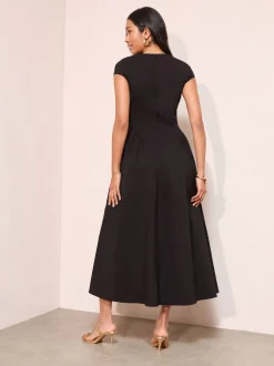 Noir - Friends Like These Robe Midaxi Extensible sculptante à col carré