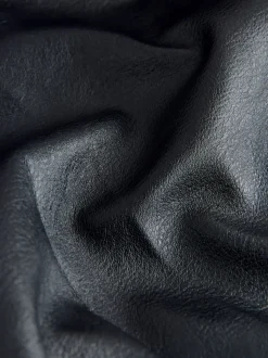 Noir - Jupe kilt mi-longue en similicuir