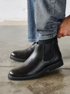 Noir - Linzi Bottes Alessandro Chelsea