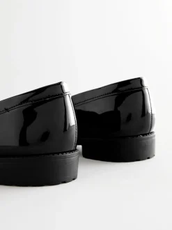 Noir - Mocassins vernis à glands avec détails métalliques