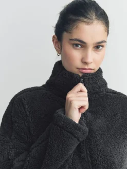 Noir - Polaire en imitation peau de mouton à col zippé