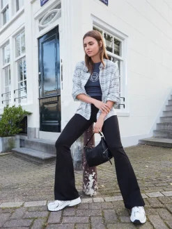 Noir - Power Sculpting Ponte Flare Leggings