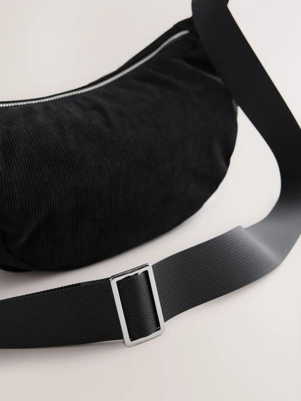 Noir - Sac à bandoulière effet velours côtelé