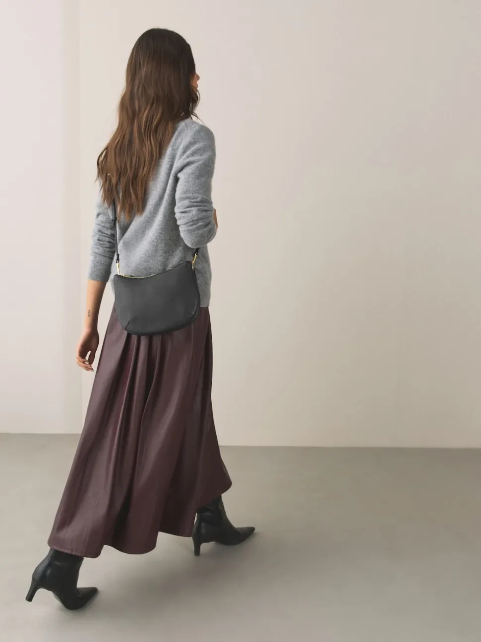 Noir - Sac à bandoulière en cuir avec scoop