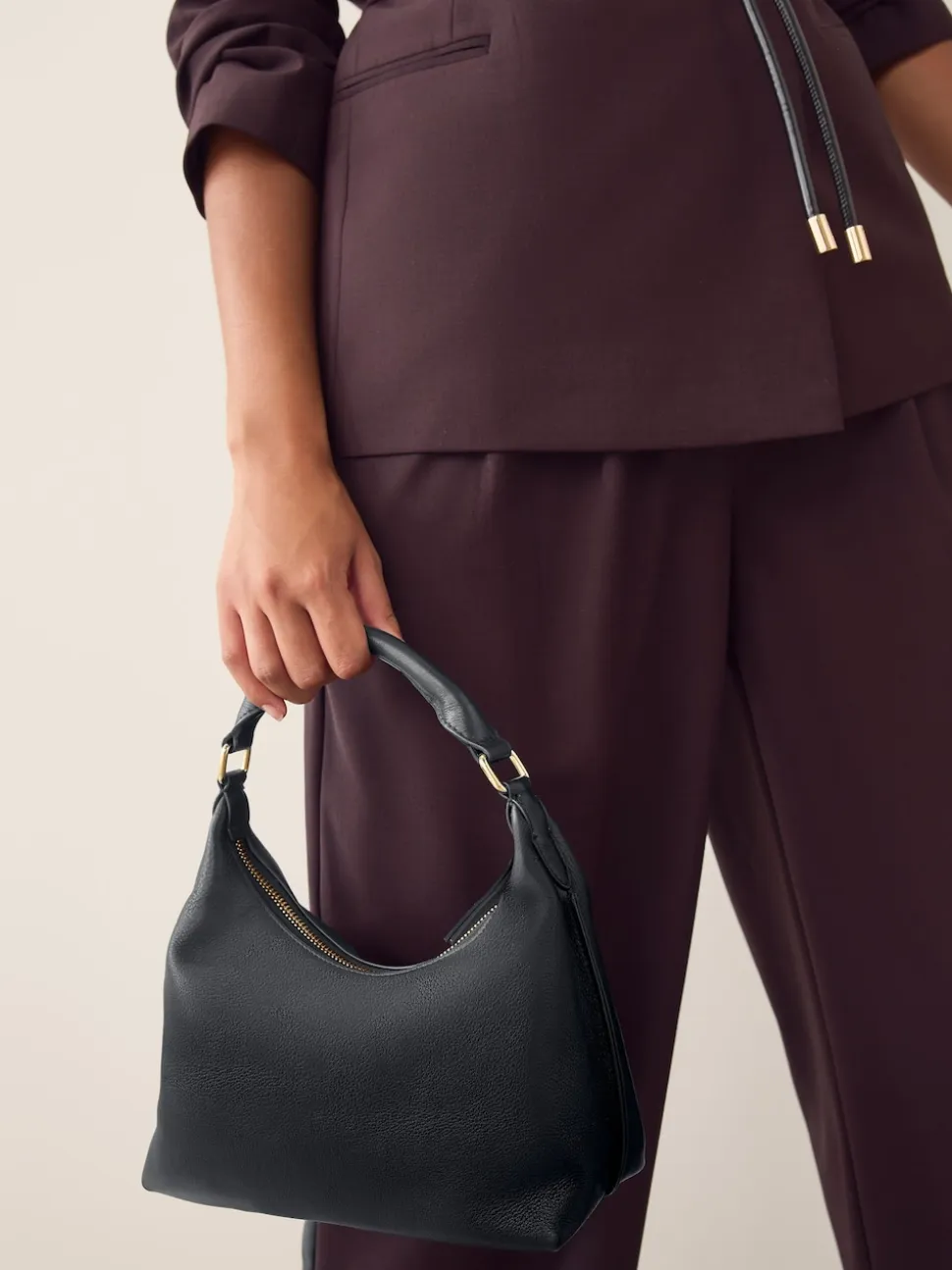 Noir - Sac à main fendu en cuir