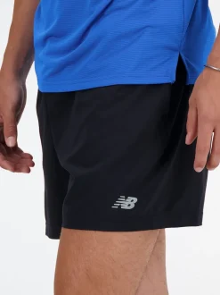 Noir - Short de course New Balance Essential 5pouces pour homme