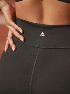 Noir - Short Sports Dry Tech Tummy Control