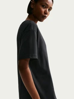 Noir - T-shirt surdimensionné Nike Vêtements de sport indispensable