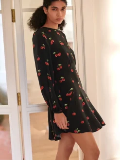 Noir imprimé cerises - Mini robe à manches longues avec coutures