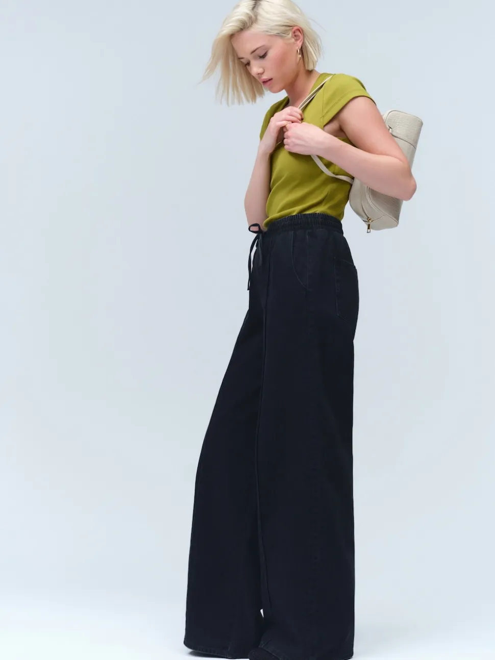 Noir lavé - Jogging en jean large à plis nervurés