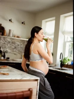 Noir/Gris - Maternité Allaitement Raccourci Ultimate Comfort Hauts 2 Pack