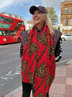 Nœud Animal rouge - Écharpe couverture Never Fully Dressed