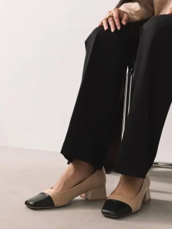 Nude - Chaussures à talons bas Forever Comfort® Toe Cap