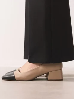 Nude - Chaussures à talons bas Forever Comfort® Toe Cap