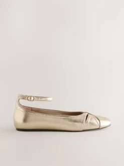 Or - Chaussures plates Forever Comfort® en cuir avec bride à la cheville