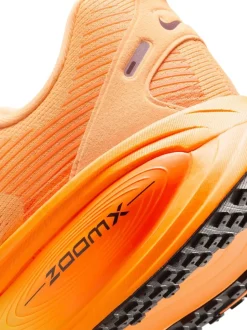 Orange - Nike Baskets de course Vomero 18