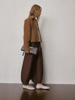 os - Chaussures plates Forever Comfort® en cuir à breloque froncée