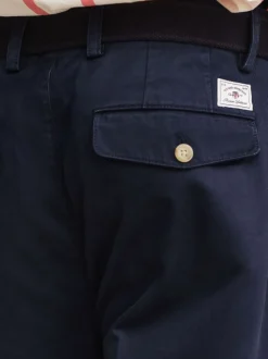 Pantalon chino GANT décontracté en sergé plissé