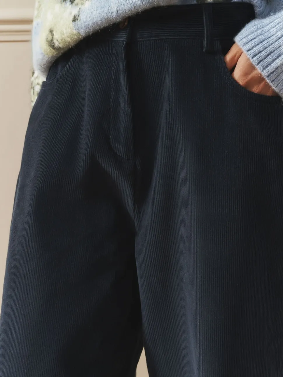 Pantalon léger décontracté en velours côtelé Laura Ashley