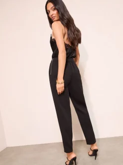 Pantalons Friends Like These fuselés en sergé extensible