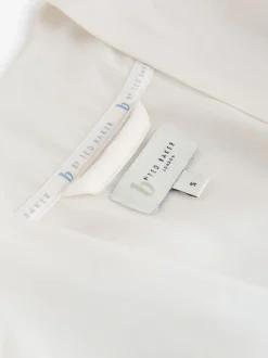 Peignoir B by Ted Baker écru en satin et dentelle