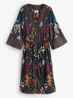 Peignoirs en satin Gamme longue Never Fully Dressed