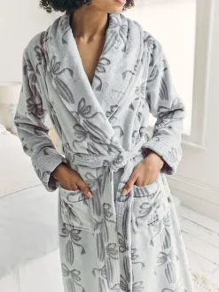 Robe de chambre longue Chelsea Peers en polaire tissu dévoré avec nœud ruban