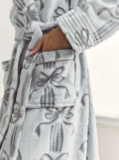 Robe de chambre longue Chelsea Peers en polaire tissu dévoré avec nœud ruban