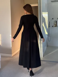 Robe mi-longue Girl In Mind Evie à encolure carrée et manches longues