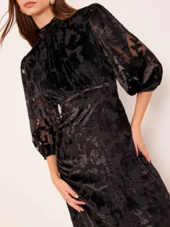 Robe mi-longue Lipsy Devore Velvet à manches bouffantes