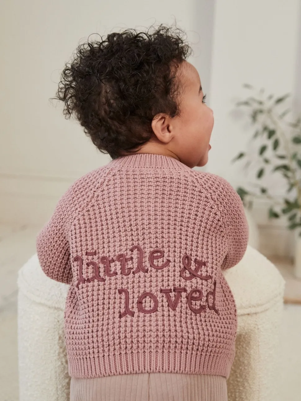 Rose - Cardigan bébé en tricot brodé d'un slogan au dos (0mths-2yrs)