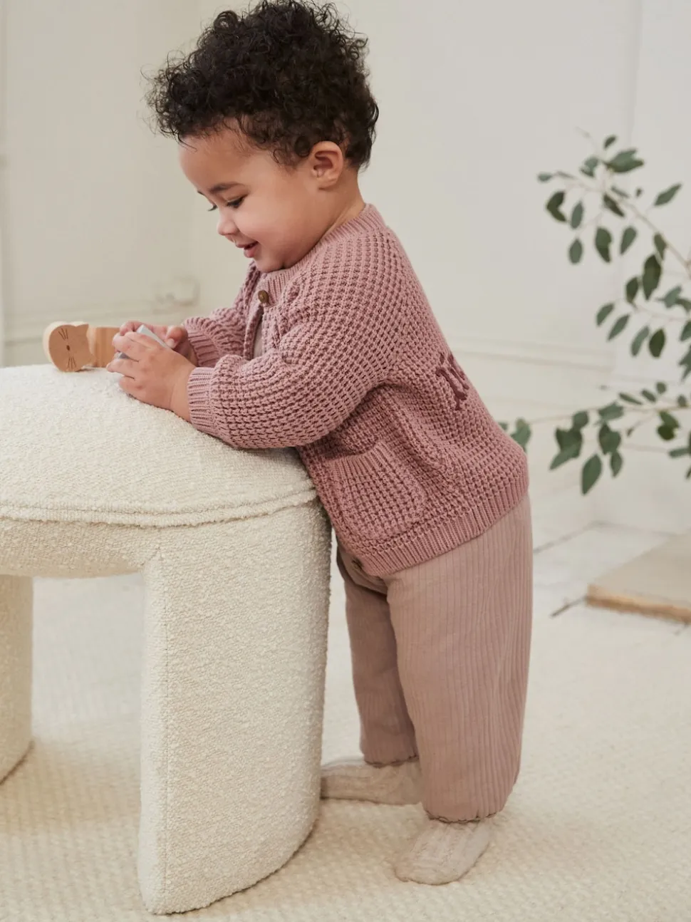 Rose - Cardigan bébé en tricot brodé d'un slogan au dos (0mths-2yrs)