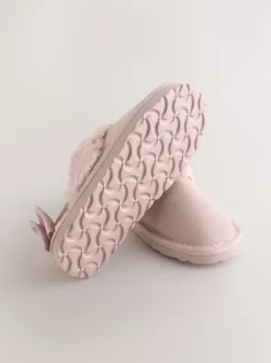 Rose - Chaussons mules Baker by Ted Baker fille en daim en fausse fourrure avec nœud