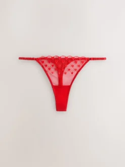 Rouge - String brodé cœur en Suisse haut de gamme