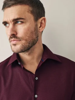 Rouge bordeaux - Ajustement régulier - Signature 100% coton avec chemise élégante texturée