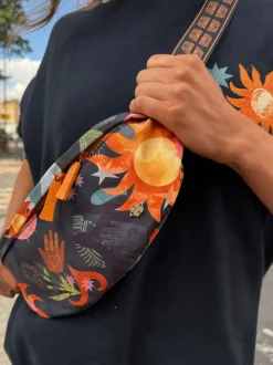 Sac à bandoulière Never Fully Dressed Sling Body Bum