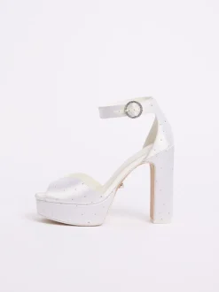 Sandales à talons Milieu Lipsy en satin de mariée avec ornements diamante