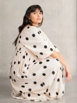 Seraphine Cream Robe longue maternité