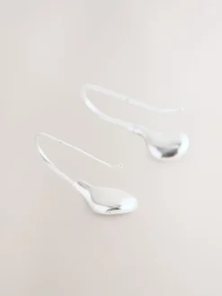 Tonalité argentée - Boucles d’oreilles gouttes pétales scintillantes