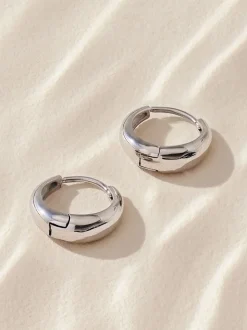 Tonalité argentée - Boucles d'oreilles Huggie en acier inoxydable