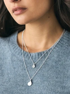 Tonalité argentée - Collier multi-couches à pétales scintillants